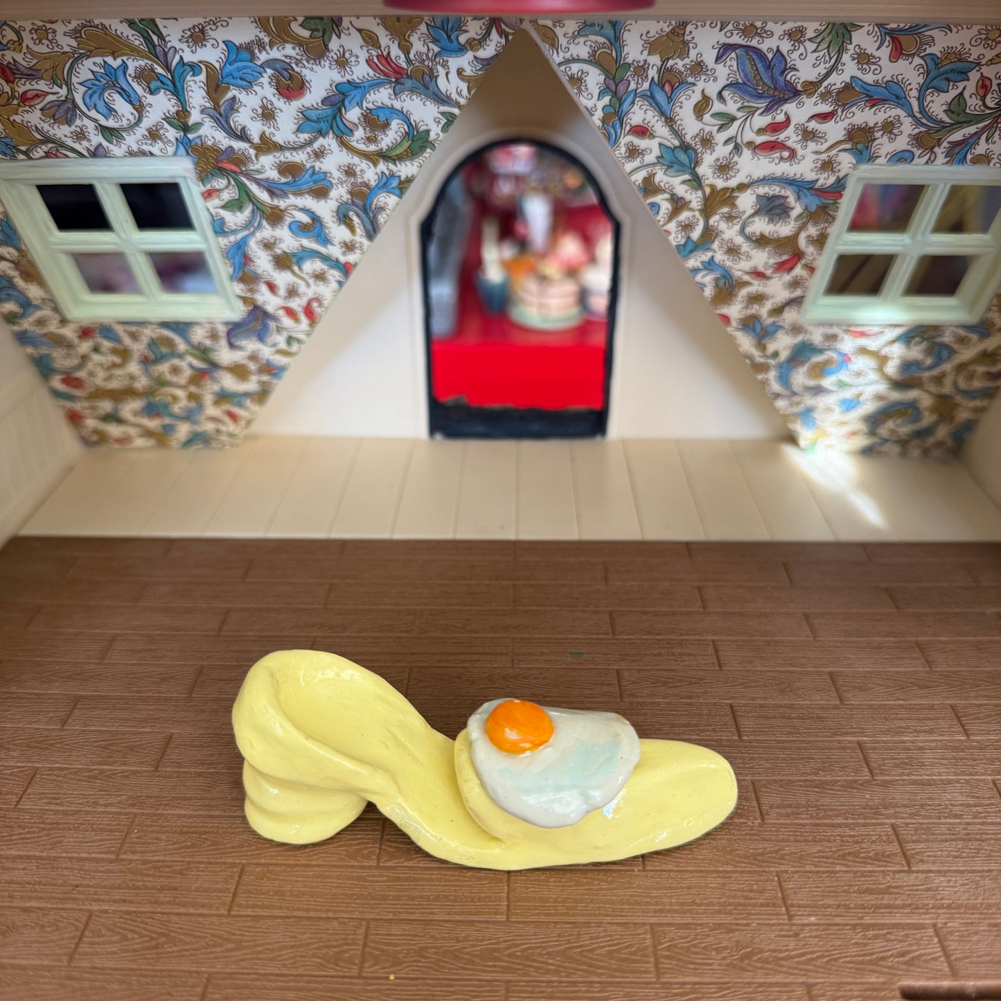 Shoe with an egg